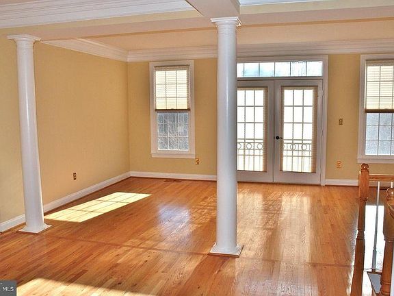 5th image of 1130 Regal Oak Dr