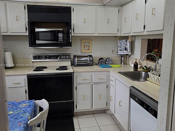 5th image of 8834 W McNab Rd APT 201