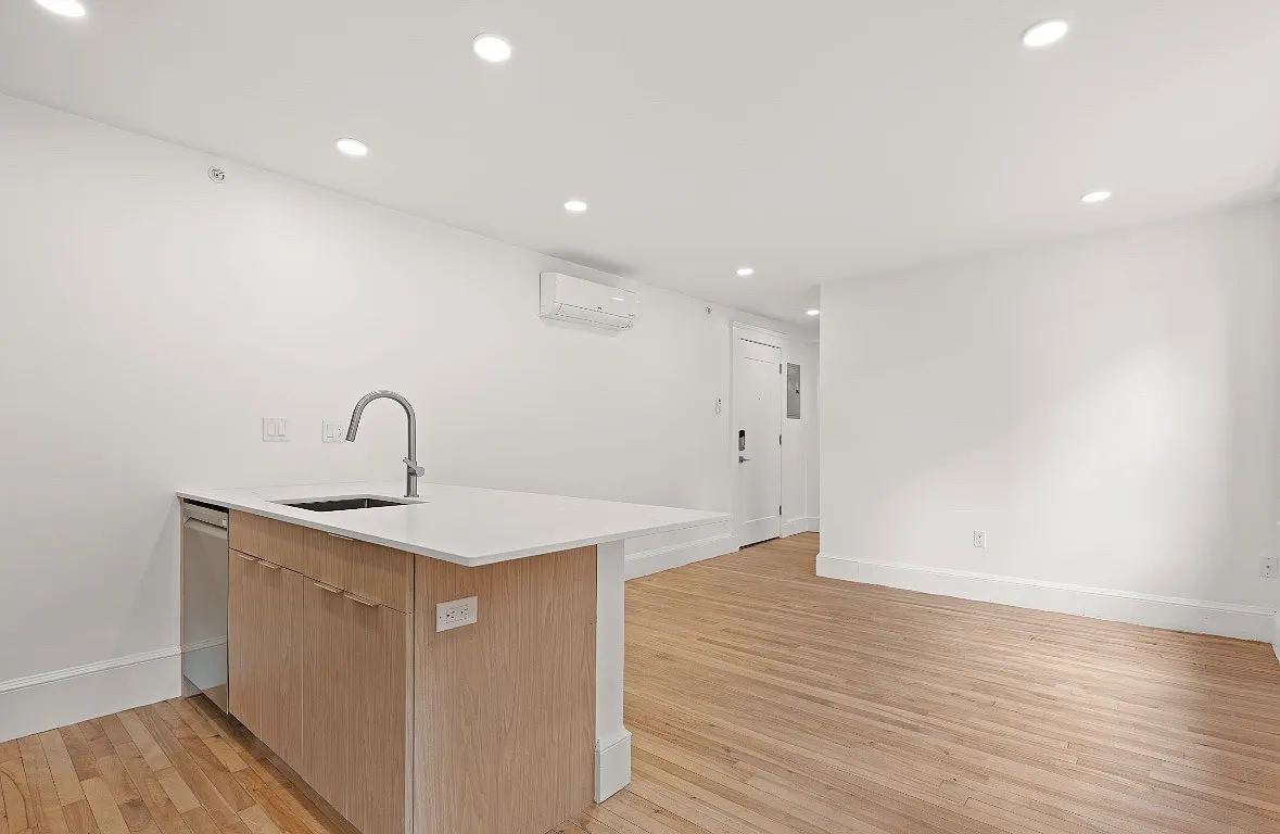 1 bed, $2,800 — Photo 2