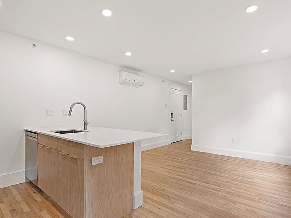5th image of 38 Bradlee Rd #103
