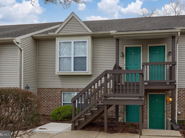 15 Westpointe Dr, Ephrata, PA 17522