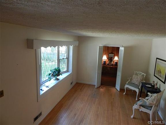 4th image of 1203 Bridle Ln