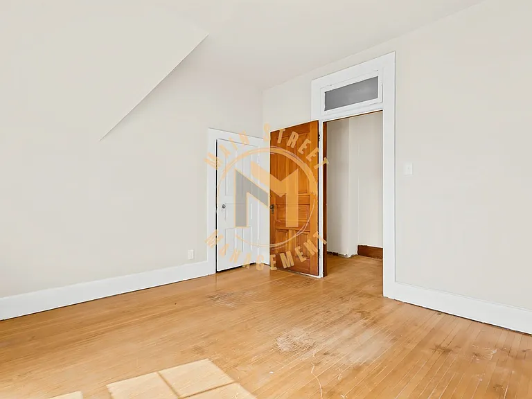 503 N Michigan St — Photo 26