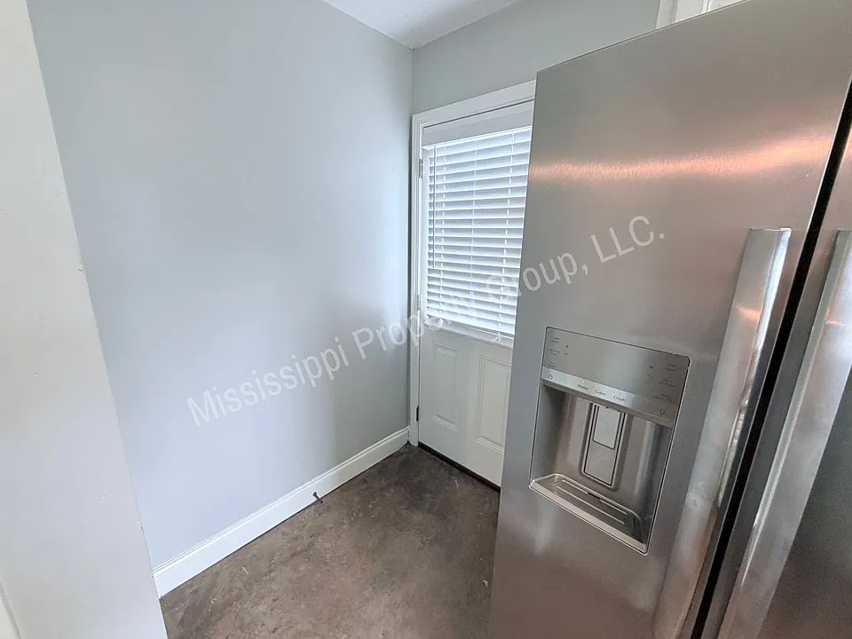 16 Private Road 4090 #16