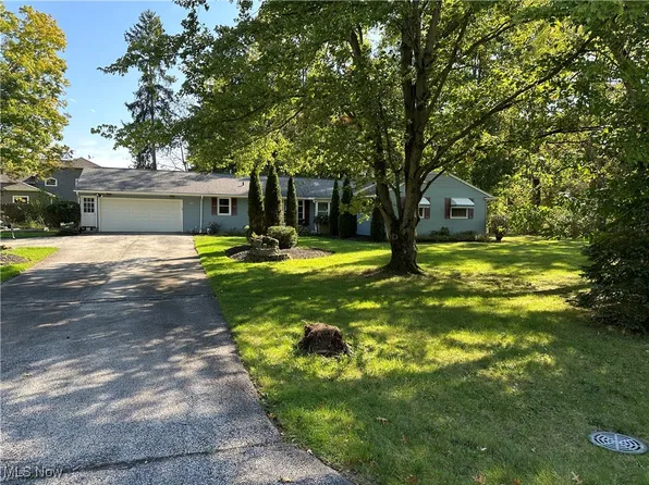 37520 Eagle Rd, Willoughby Hills, OH 44094