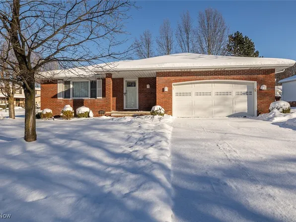 4000 Sanford Dr, Parma, OH 44134