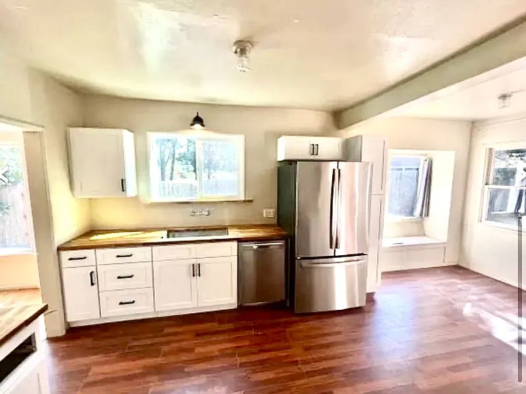 567 Hathway Ave — Photo 3