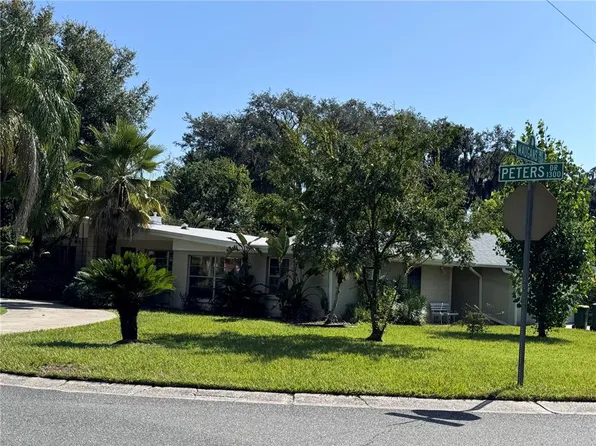 1348 Peters Dr, Leesburg, FL 34748