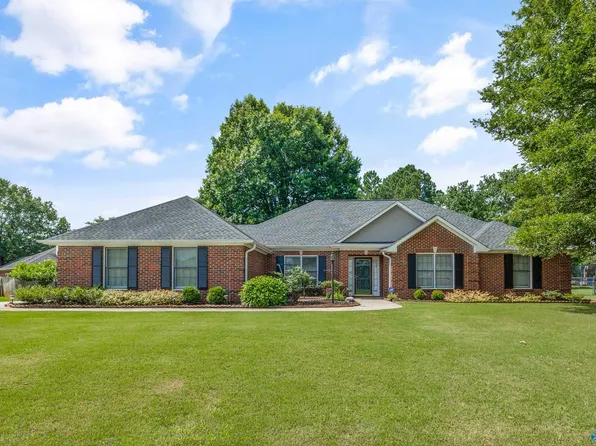 2403 Thornmor Dr SW, Huntsville, AL 35803