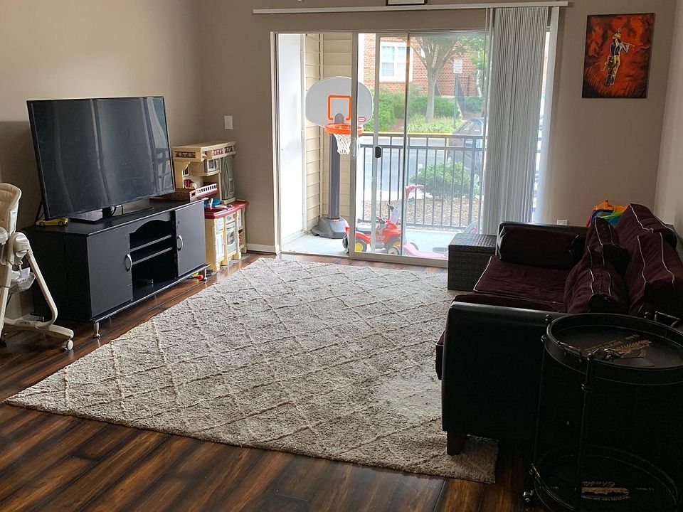 1st image of 12956 Centre Park Cir