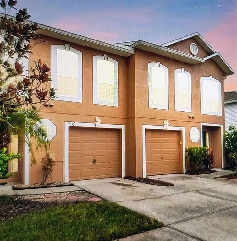 3 bed, 2.5 bath, 1670 sqft, $2,000 — Photo 1