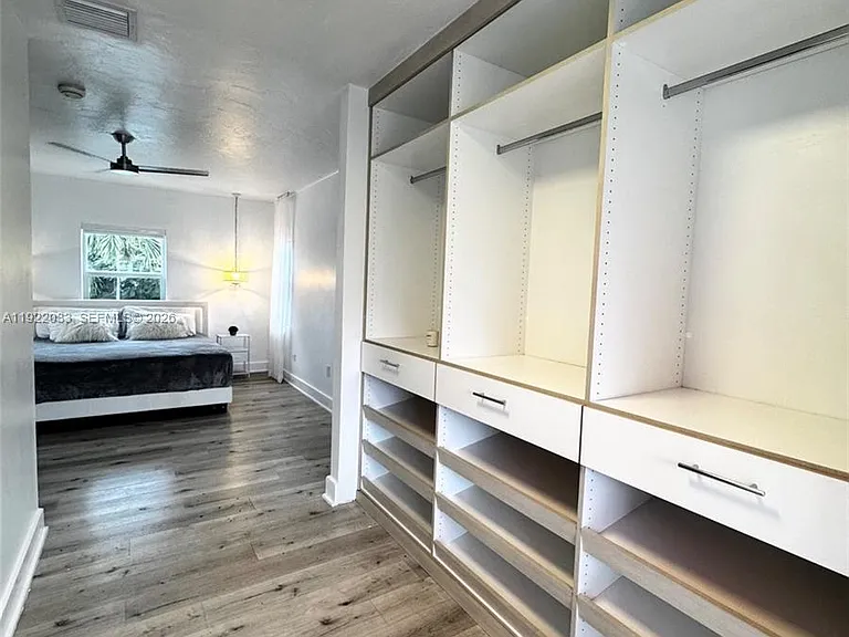 3470 Sheridan Ave — Photo 26