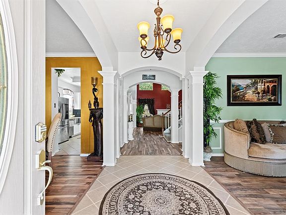 4th image of 10711 Castle Hills Court