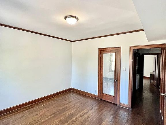 4th image of 1632 N California Ave #2