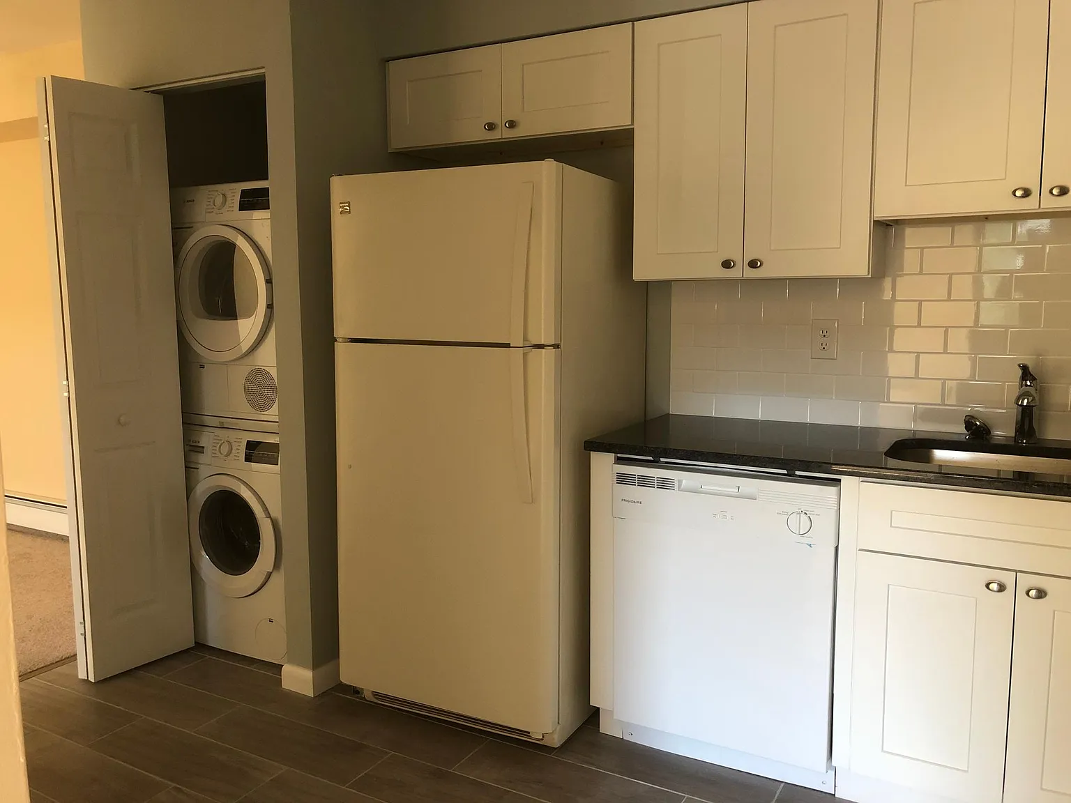 1 bed, 936 sqft, $2,000 — Photo 4