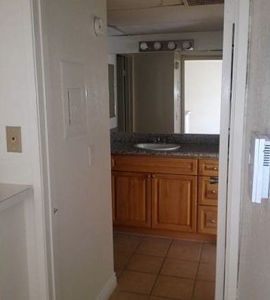 4th image of 7636 Fulton Ave APT 219