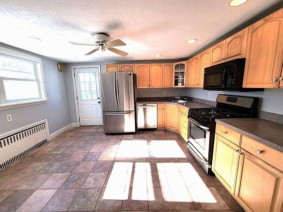 2nd image of 196 Park St #1