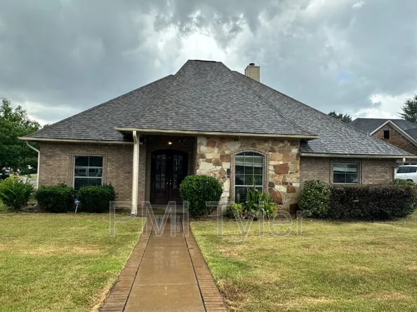 2 Baylee Dr, Longview, TX 75605