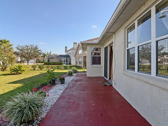 5th image of 15021 Lake Azure Dr