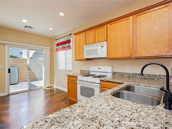 2nd image of 4159 Sparrow Rock St