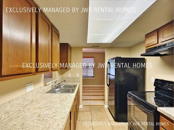 4th image of 6420 Sable Woods Dr E
