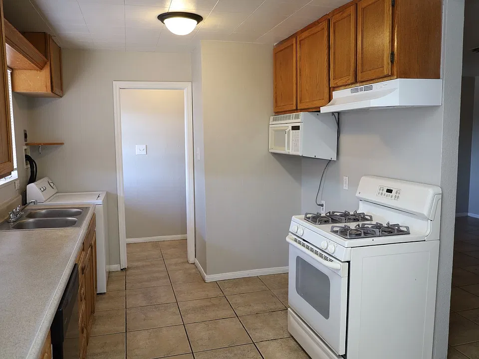 1005 Hazard Ave