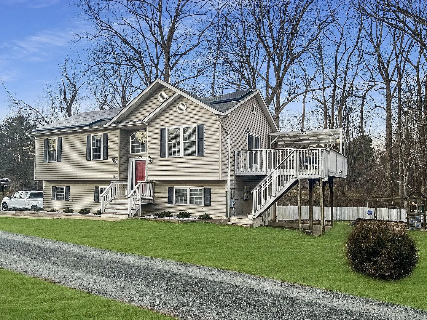3 bed, 2.0 bath, 1132 sqft, $2,650 — Photo 1
