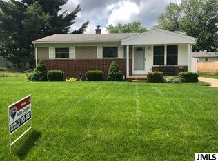 1409 W Southfield Dr, Jackson, MI 49203