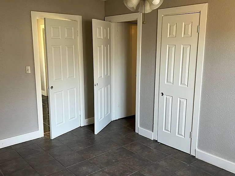 1704 S Hutchings Blvd — Photo 9