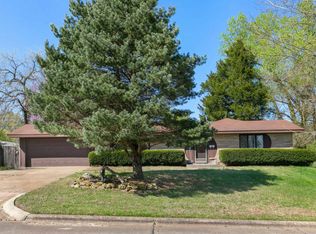 2457 E Broadmoor St, Springfield, MO 65804