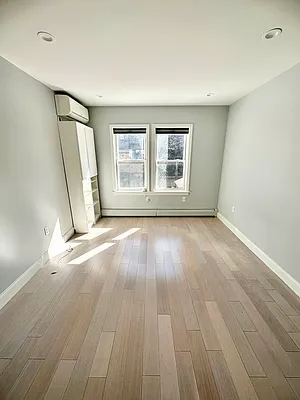 Rented by E Realty International Corp | media 15