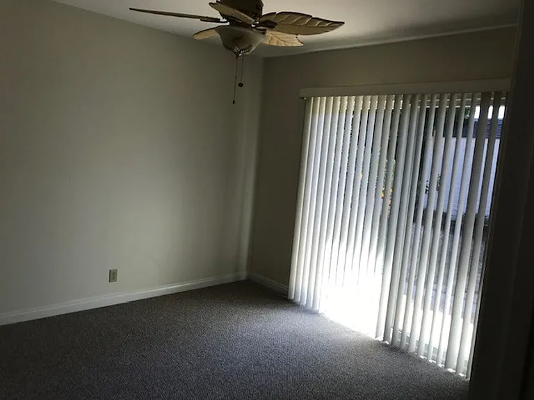 157 N Linden Dr — Photo 17