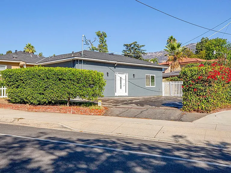2757 Paloma St — Photo 22
