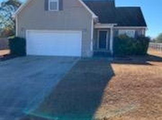 284 Copper Creek Dr, Raeford, NC 28376