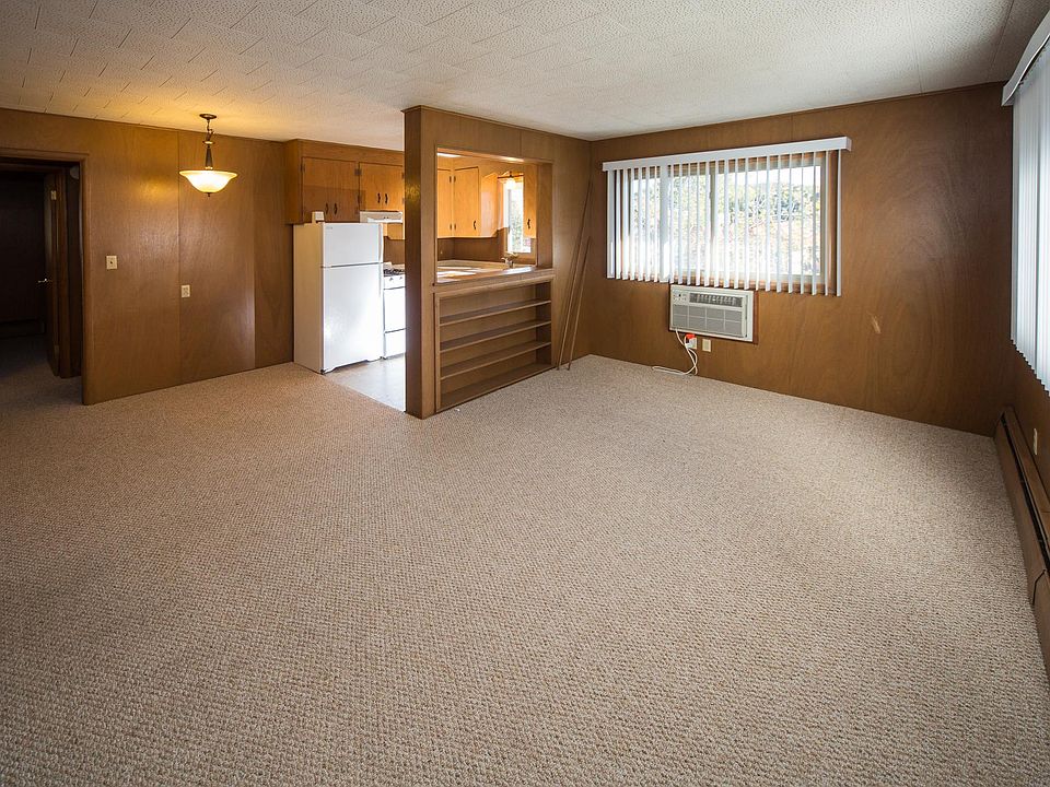 2nd image of 104 16th Ave SW APT 5