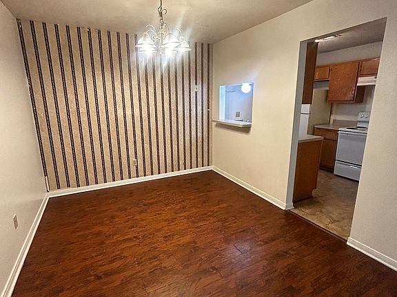 5th image of 802 Navarro Dr APT C
