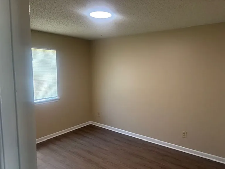 1 Pinewood Ct — Photo 12