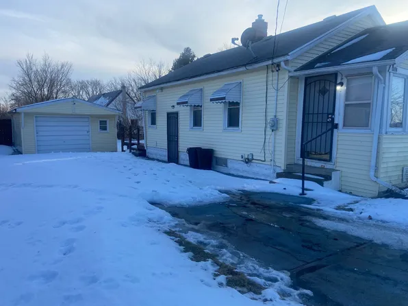 1074 E Kurtz Ave, Flint, MI 48505