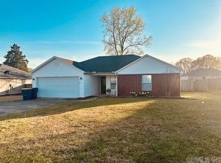 15 Newcastle Dr, Cabot, AR 72023