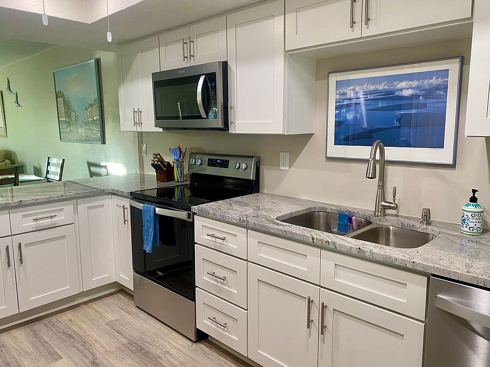 Ample cabinet space