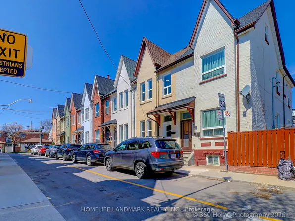 4 Andrews Ave, Toronto, ON M6J 1S3