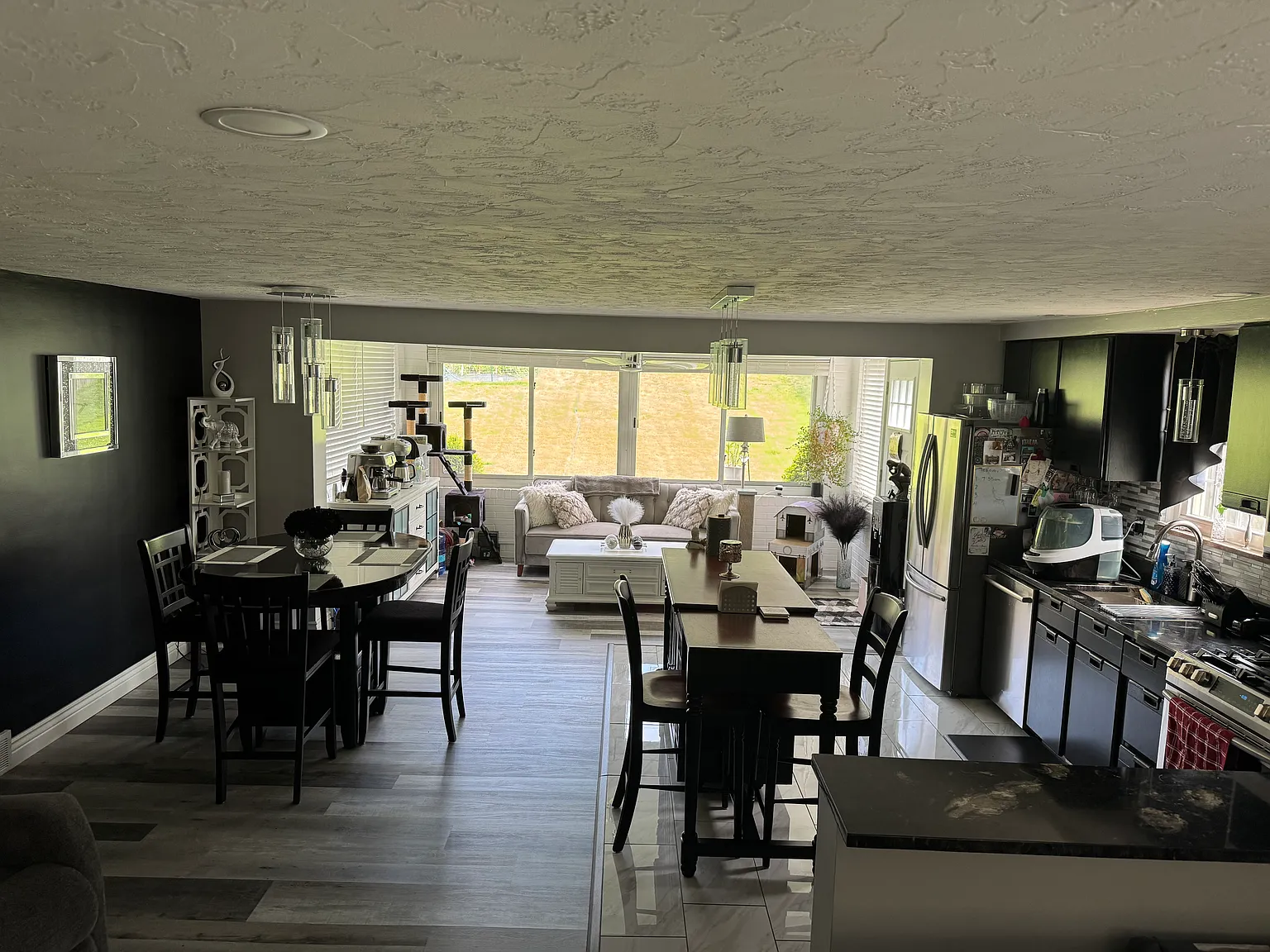 2 bed, 1100 sqft, $1,900 — Photo 3