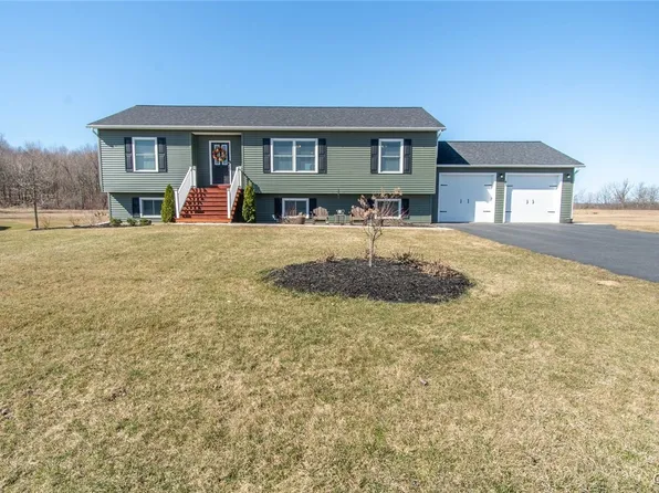 43 Grant St, Dexter, NY 13634
