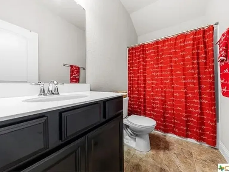 807 Old World Dr — Photo 24