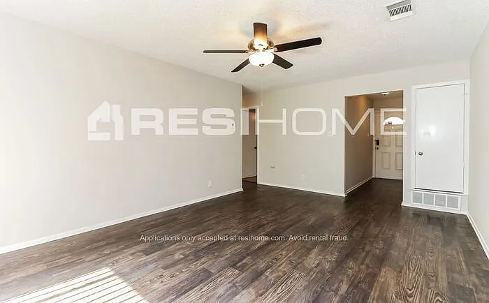 701 S Perkins St — Photo 5
