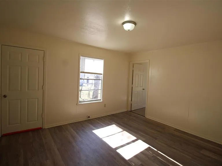 605 W Hill St — Photo 12