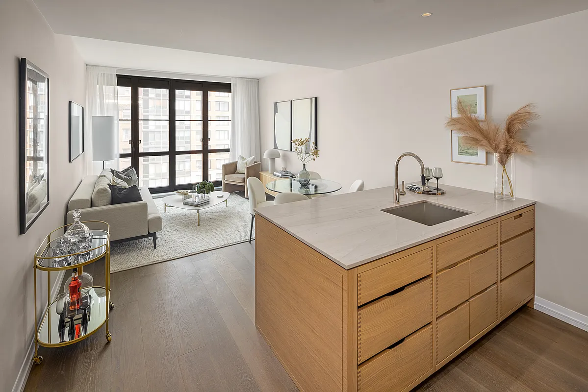 250 West 96th St Unit 4B  