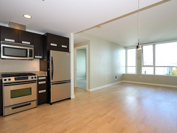 Open floor plan- living room, dining area & kitchen