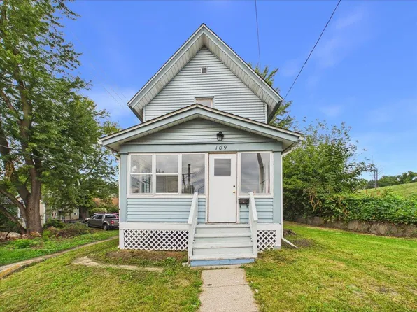 109 Webster Ave, Rockford, IL 61102
