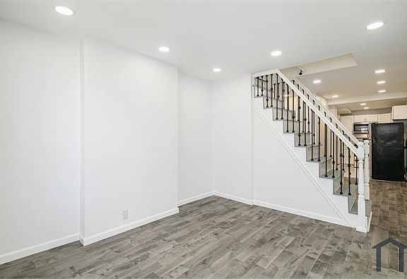 3rd image of 2547 N Lee St